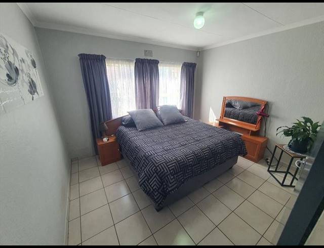 3 BEDROOM HOUSE FOR SALE IN PARKRAND